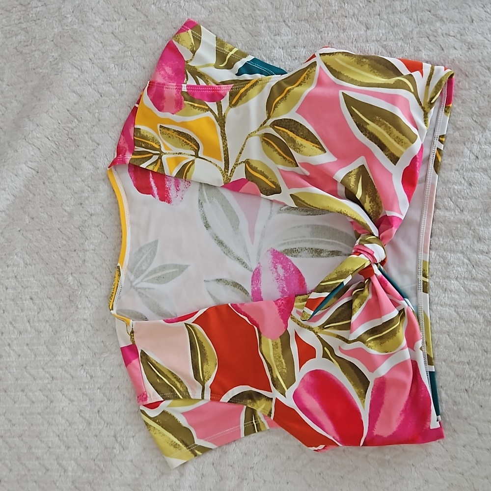 Tie Front Swim Top, Like New, Size Medium